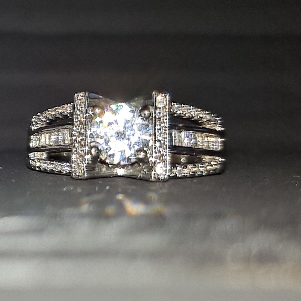 Ring - Picture 4 of 6